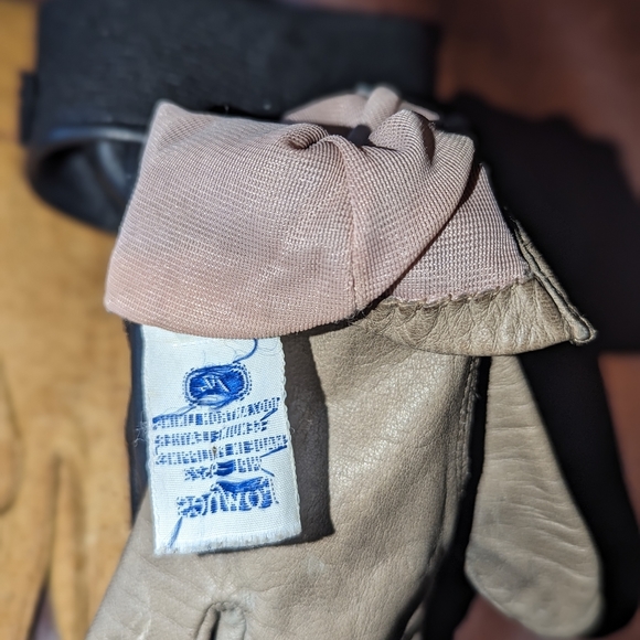 FOWNES LADIES lIGHT TAN LEATHER WINTER GLOVES - Picture 3 of 4